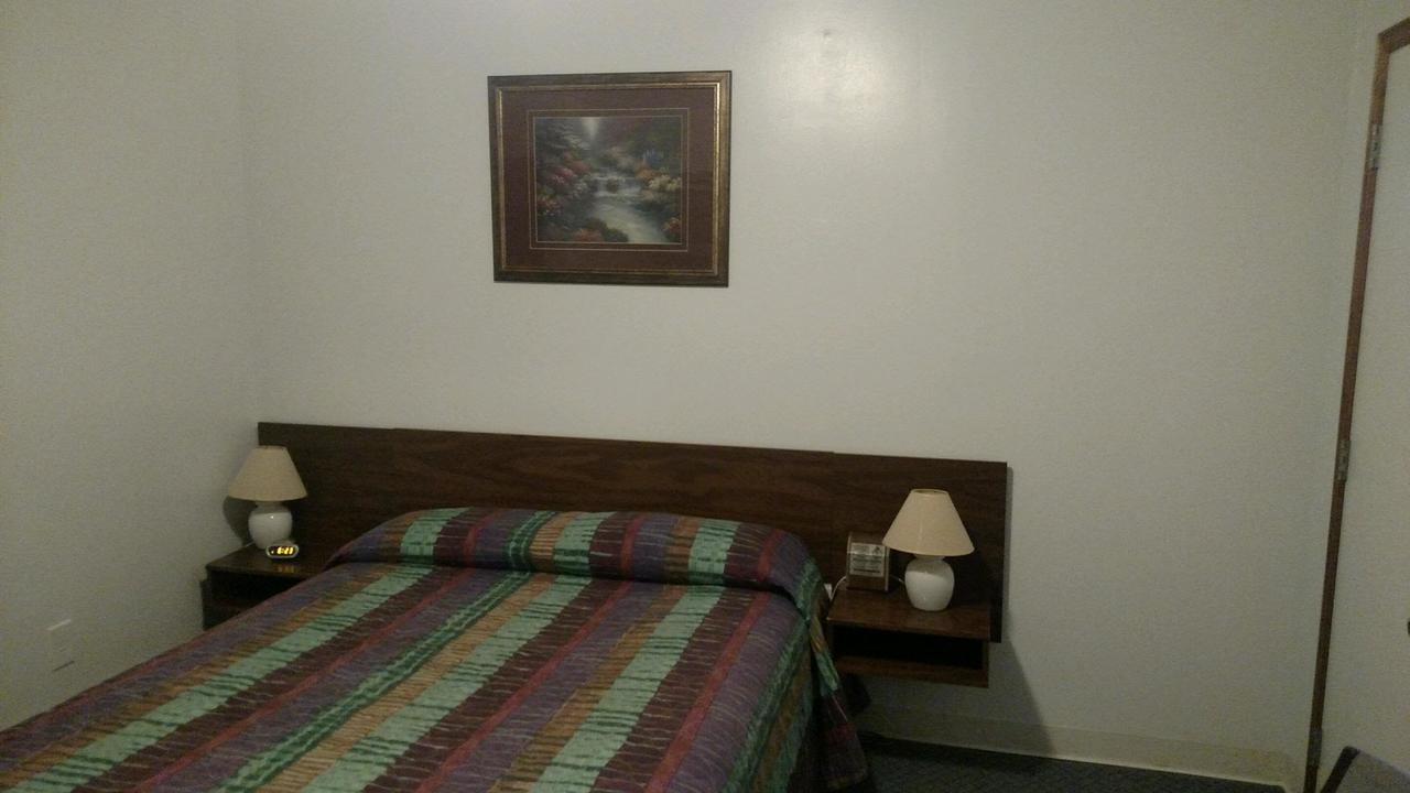 Out West Motel Milton-Freewater エクステリア 写真