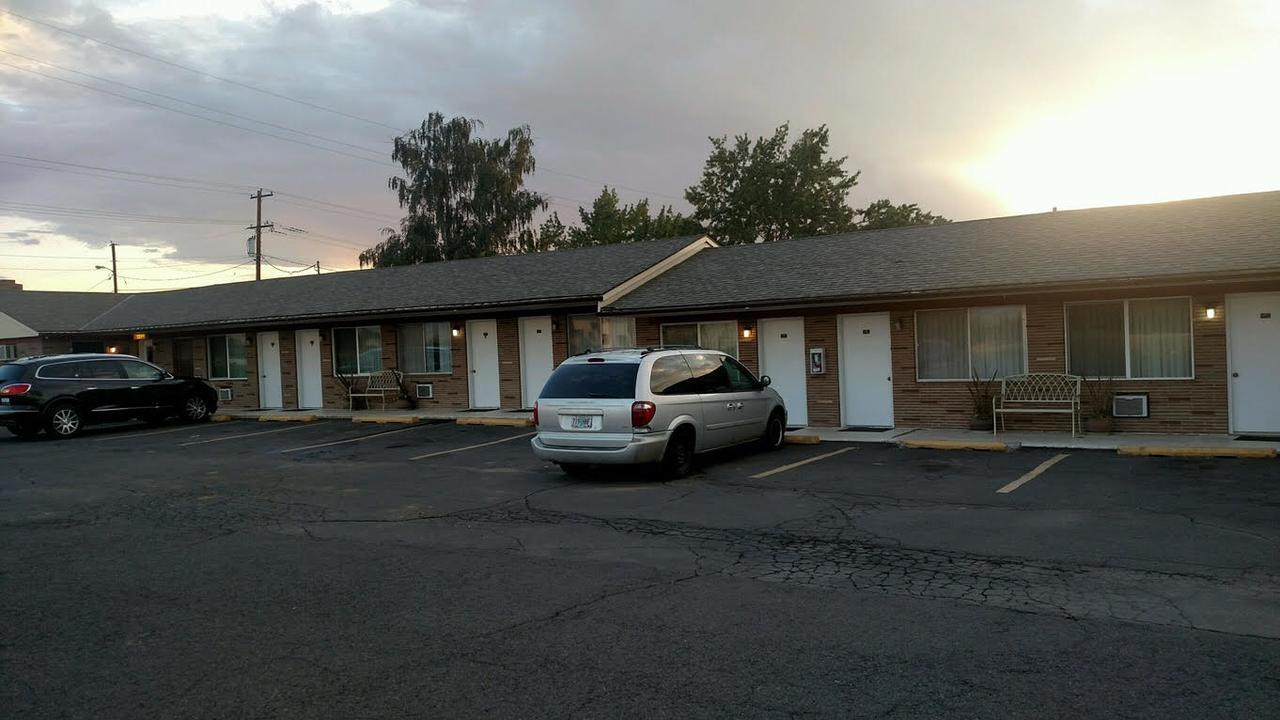 Out West Motel Milton-Freewater エクステリア 写真