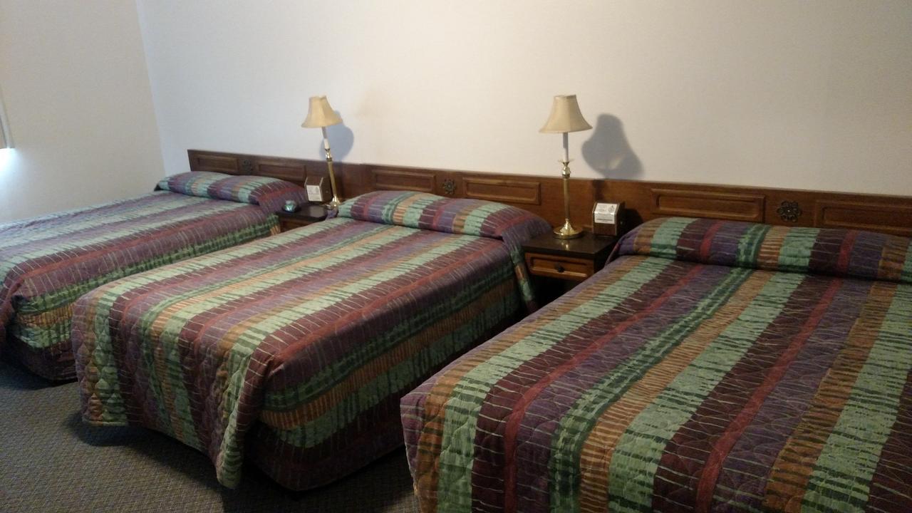 Out West Motel Milton-Freewater エクステリア 写真